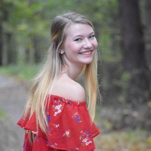 Meet your Posher, Alexia